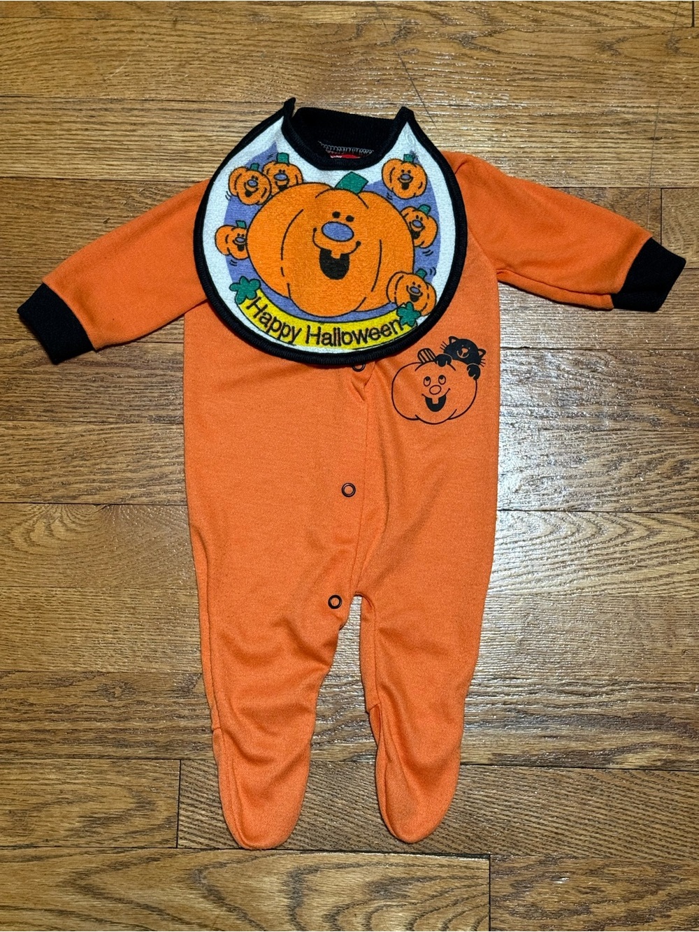 VTG Halloween Playskool Baby (Small) Orange Footed Sleeper w/Snap Pumpkin Bib